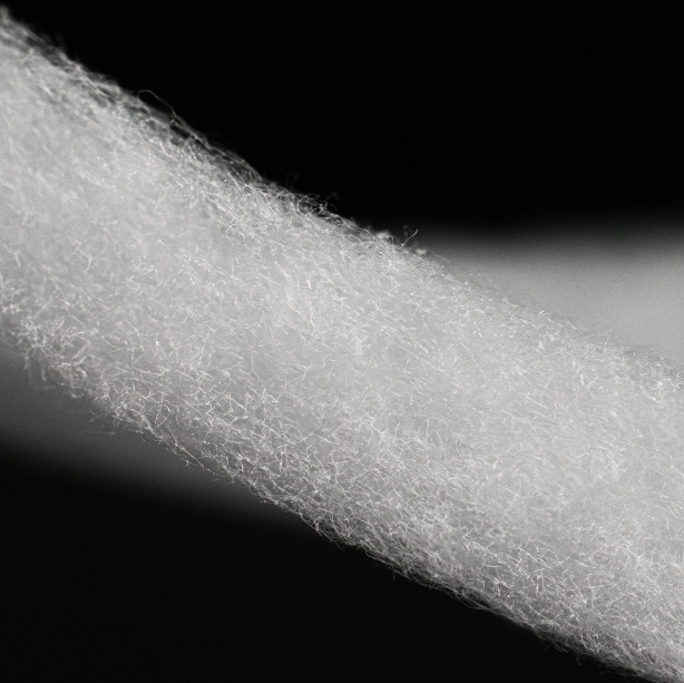 Down Feel BXW xR: Ultra-soft, voluminous insulation made from recycled polyester, featuring a buttery smooth hand feel.