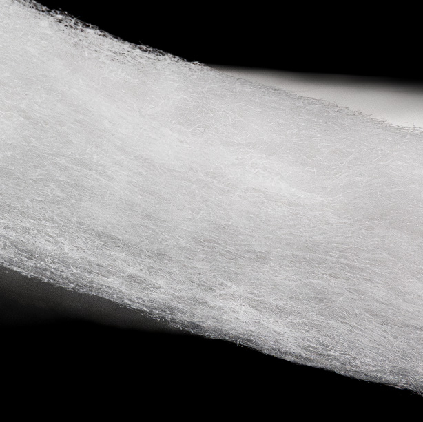 Essential SCU xR: Soft, voluminous insulation made from recycled polyester, providing warmth for various applications.