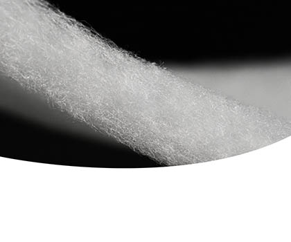 Down Feel BXW xR: Ultra-soft, voluminous insulation made from recycled polyester, featuring a buttery smooth hand feel.