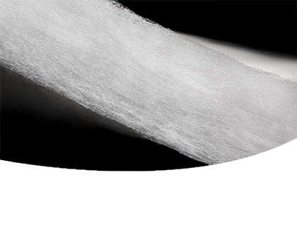 Essential SCU xR: Soft, voluminous insulation made from recycled polyester, providing warmth for various applications.